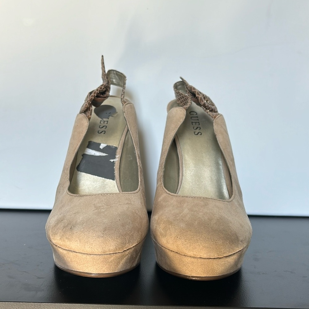 Guess pump heels